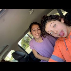 Meet your Posher, Elizabeth